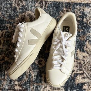 Veja Sneakers Size 42